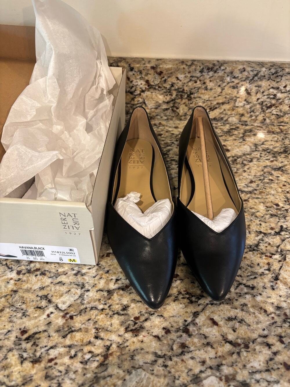 Naturalizer Havana Pointed-Toe Ballet Flats Black Leather Size 8 New